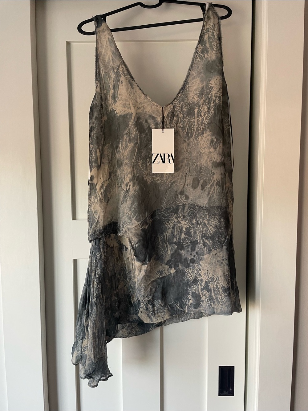Zara Marble-Effect Sleeveless Top in Gray and Cream